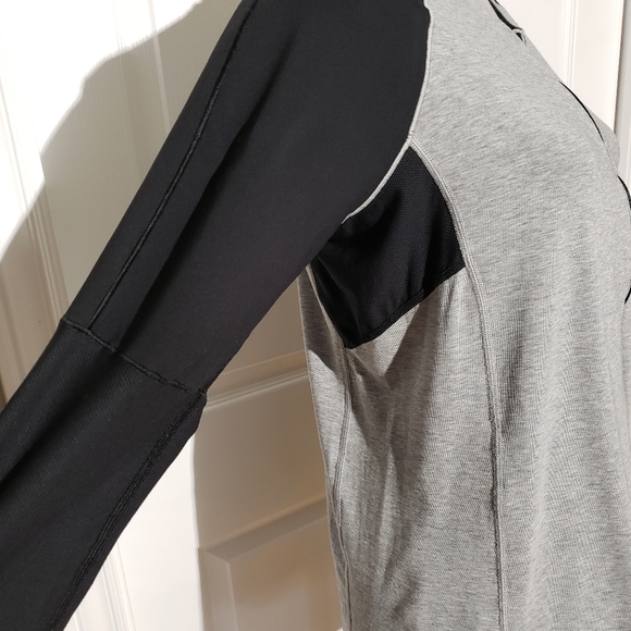 LULULEMON clip in long sleeve - Picture 2 of 4